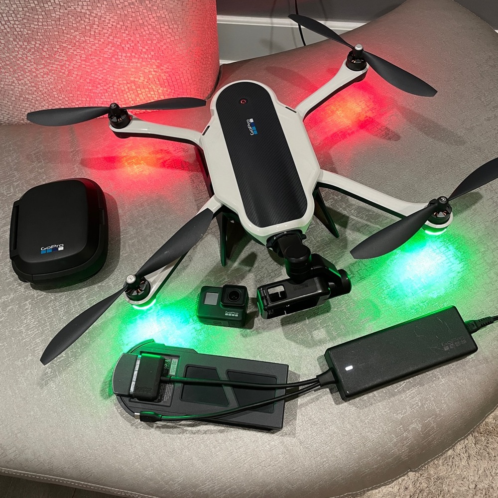 Drone Karma GoPro Hero 7 BUNDLE. Go pro camera excellent. Drone for parts/repair